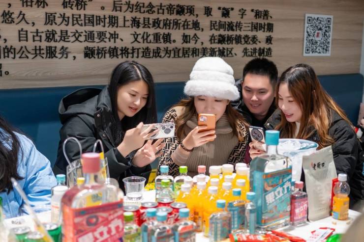 房的年轻人拒绝班味开元棋牌回到出租(图4)